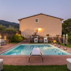 Fattoria Camigliano, Luxury Farmhouse with Pool inside a Wine Estate