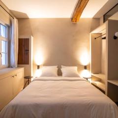 Private en-suite room in the heart of Le Sablon