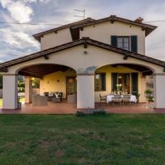 Nonna Bianca, a Genuine Farmhouse in Sant'Alessio, Lucca