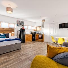 En-suite, Parking, Fully Equipped Kitchen!
