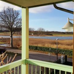 Ferienwohnung mit Balkon und Seeblick im 1 OG