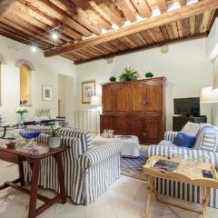 1400's Apartment, Stylish Smart Ground Floor Apartment inside Lucca