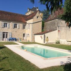 Villa de 3 chambres avec piscine privee jardin clos et wifi a Montfaucon