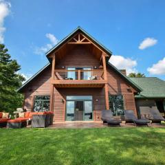 Cabin with Gradual Slope to Sandy Bottom Swimming!