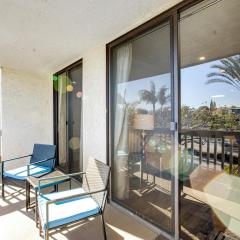 Modern condo with access to pool & hot tub in great location