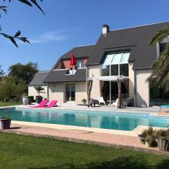 Belle villa bord de mer avec piscine