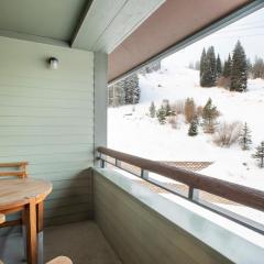 Beautiful Zephyr Mountain Lodge condo with Slope Base View condo