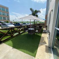 Flat Terreo Muro Alto Condomínio Clube com Sala Reversível para segundo quarto