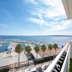 Appartement 70 m2 face à la mer, dernier étage, au bord des plages