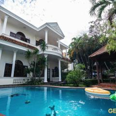 GEM VILLA 10 - 5 Bedroom, 6 Bathroom, Big Pool, Big Garden