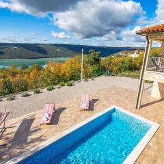 Villa Valente with Pool