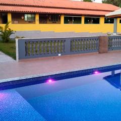 Casa de campo com Wi-Fi e piscina em Ibiuna SP