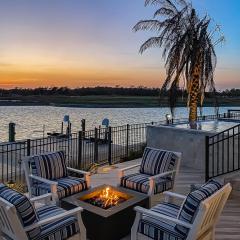 Waterfront Paradise, Private Pool & Dock, Poolside TV & Multi-TV Game Room