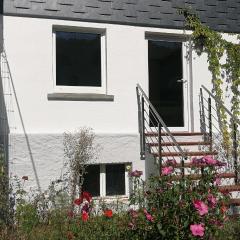 Historisches Ferienhaus "Schwalbennest" mit Eseln