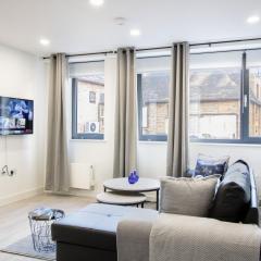 Virexxa Bedford Centre - Deluxe Suite - 2Bed Flat with Free Parking & Gym