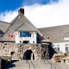 ティンバーライン ロッジ（Timberline Lodge）