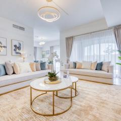 Elegant 4BR Villa with Assistants Room at Villanova Dubailand vy Deluxe Holiday Homes