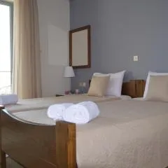 Almare (Τρίκλινο Δωμάτιο)