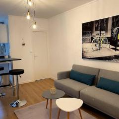 Le Comte est bon, quartier Antiquaires