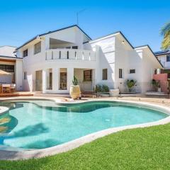 Le Dog Beach Club - chic home with pool