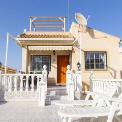 Spacious 2 Bed Detached Villa with communal pool