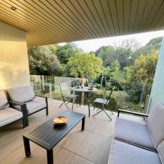 Oxford 1-bedroom apartment in a new building with pool and parking