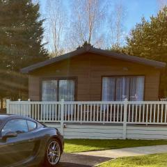 Gleneagles Lodge with Hot Tub