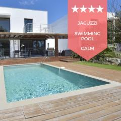 Contemporary Villa Swimming Pool & Jacuzzi