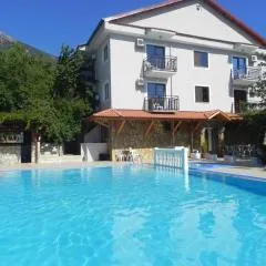 Star Hotel