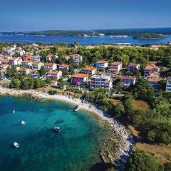 1 Bedroom Stunning Apartment In Pula