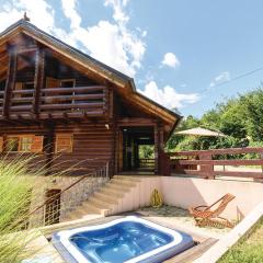 Amazing Home In Krasic With 3 Bedrooms, Jacuzzi And Wifi