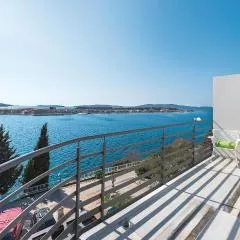 Two-Bedroom Apartment In Brodarica