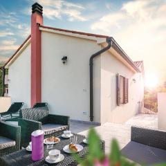 3 Bedroom Awesome Home In Medulin