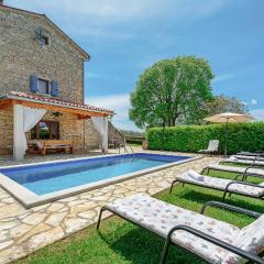 Cozy Home In Pamici With Kitchen