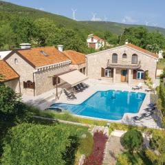 Nice Home In Cista Velika With 5 Bedrooms, Jacuzzi And Private Swimming Pool