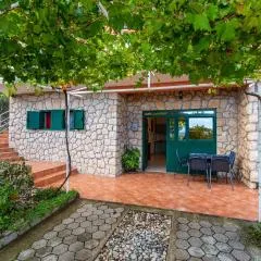 Amazing Apartment In Jasenice With Wifi