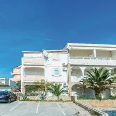 1 Bedroom Cozy Apartment In Vidalici