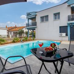 Nice Apartment In Vrh With 1 Bedrooms, Wifi And Outdoor Swimming Pool