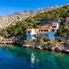 3 Bedroom Nice Apartment In Jablanac