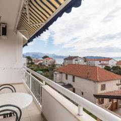 Lovely Apartment In Kastel Stafilic