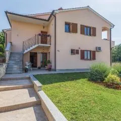 Two-Bedroom Apartment In Radmani