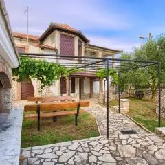 Gorgeous Home In Jadreski With Kitchen