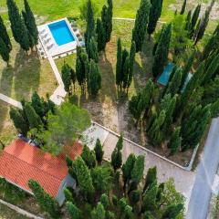 Amazing Home In Gruda With 2 Bedrooms, Wifi And Outdoor Swimming Pool