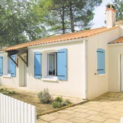 Three-Bedroom Holiday Home In La Tranche Sur Mer