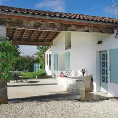 Amazing Home In St Fort Sur Gironde With 3 Bedrooms And Wifi