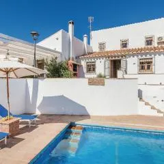 Awesome Home In Almachar With Wifi