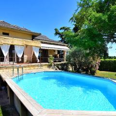 Gorgeous Home In Lamotte Du Rhone With Private Swimming Pool, Can Be Inside Or Outside