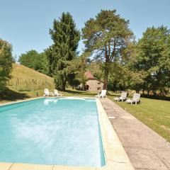 Gorgeous Home In Lohitzun-oyhercq With Kitchen