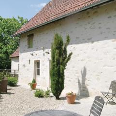 Nice Home In Ruffey Les Beaune With 2 Bedrooms And Wifi