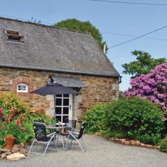 Awesome Home In Callac De Bretagne With 2 Bedrooms, Jacuzzi And Outdoor Swimming Pool